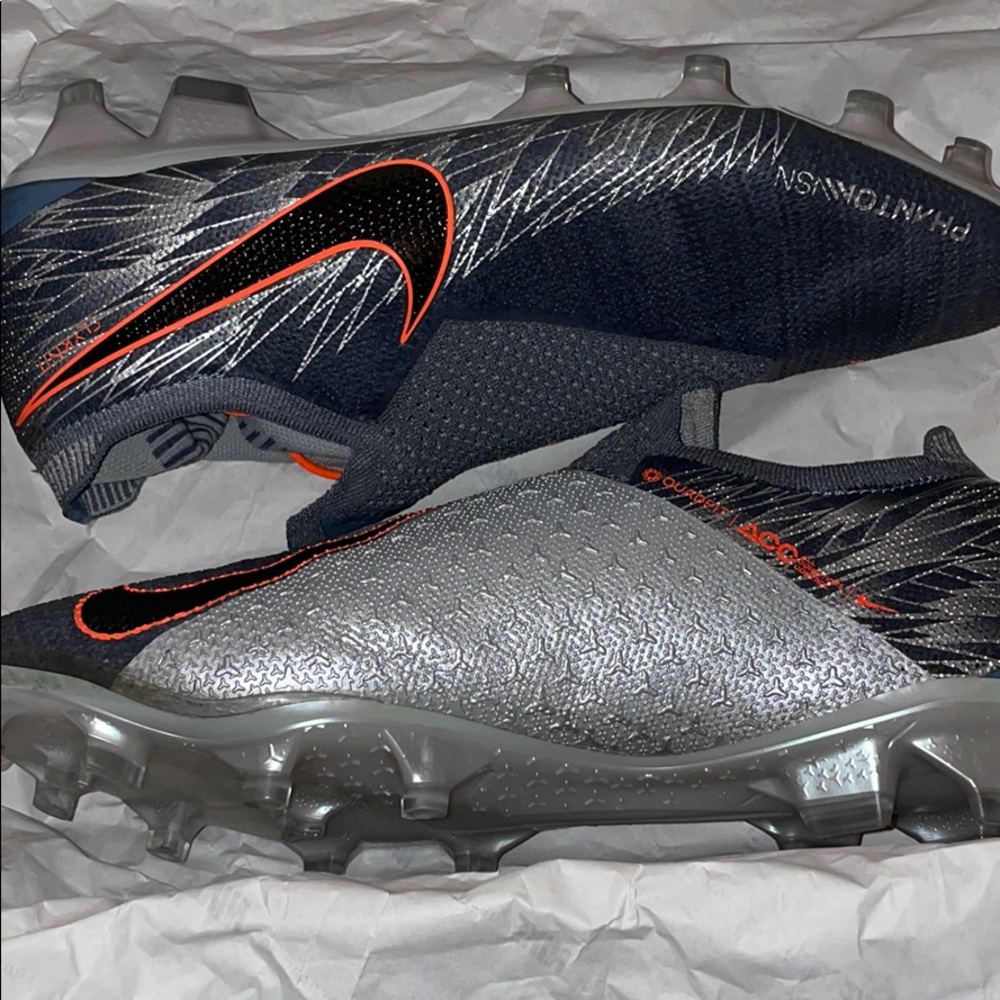 Nike men soccer shoes